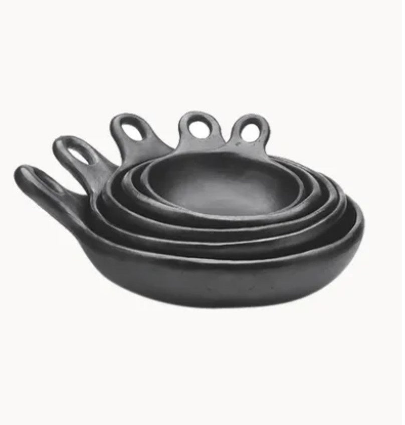 La Chamba Round Dish w/Handle (Size 1) [CH5001]